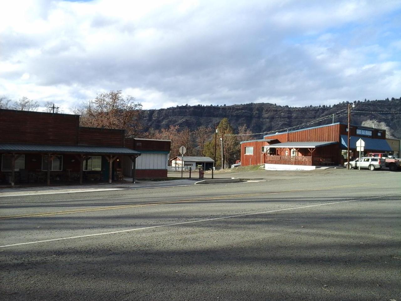 River Bend Motel Llc Spray Luaran gambar